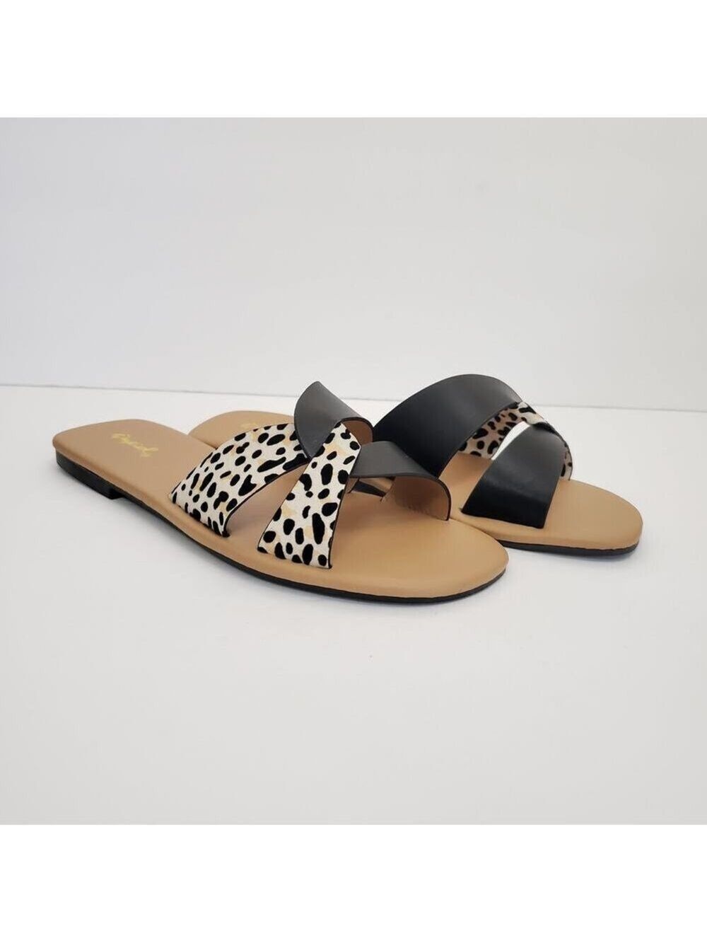 Qupid Womens Slip-On Black Animal Print Flat Two-Tone Sandals - Picture 8 of 8